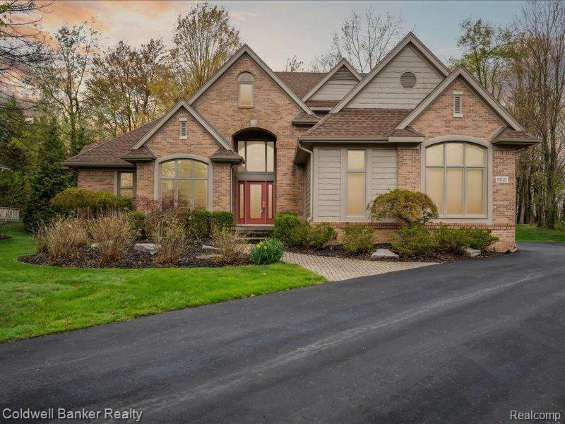 6510 Roseberry Cir, West Bloomfield, MI 48322 - photo 1