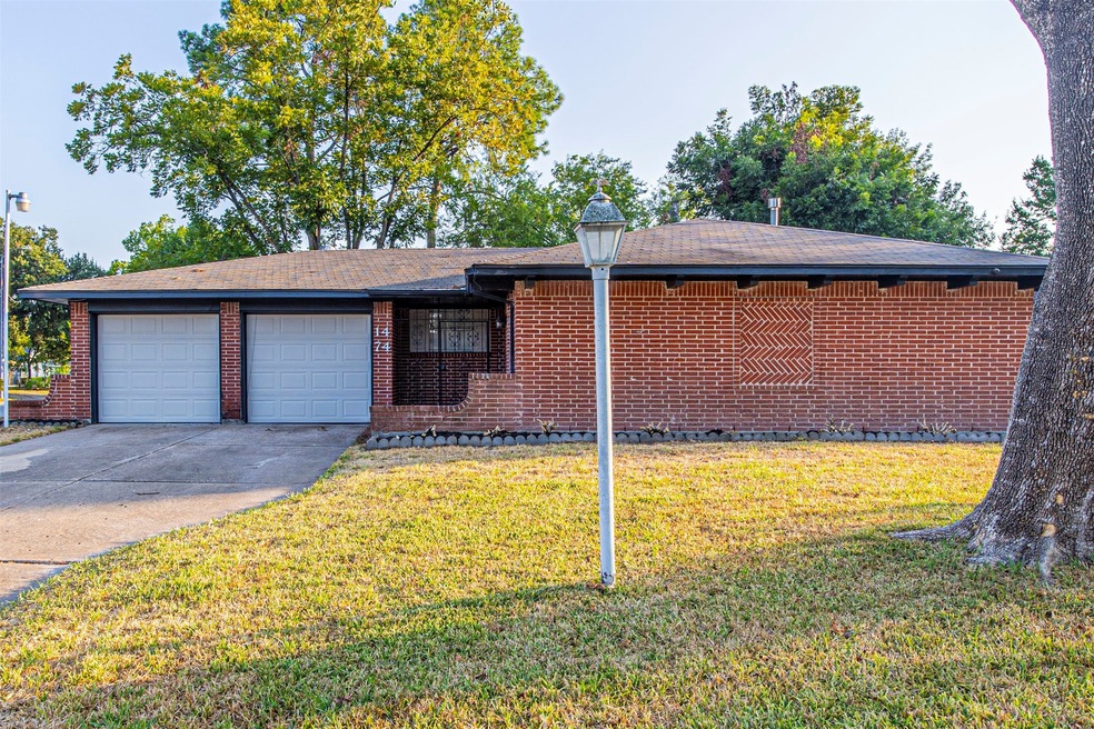 1474 Cool Spring Dr, Houston, TX 77088 - photo 1