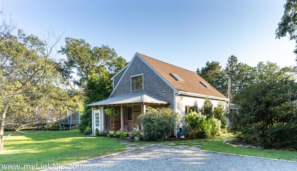 Crafty Cape with Captivating front porch
