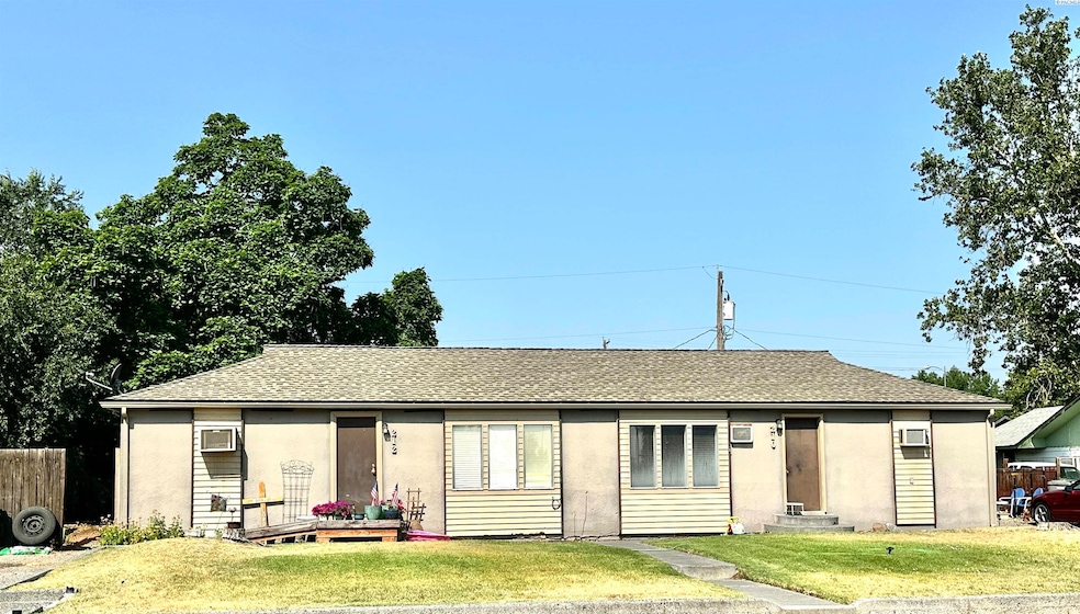 208 S Dawes St, Kennewick, WA 99336 - photo 1