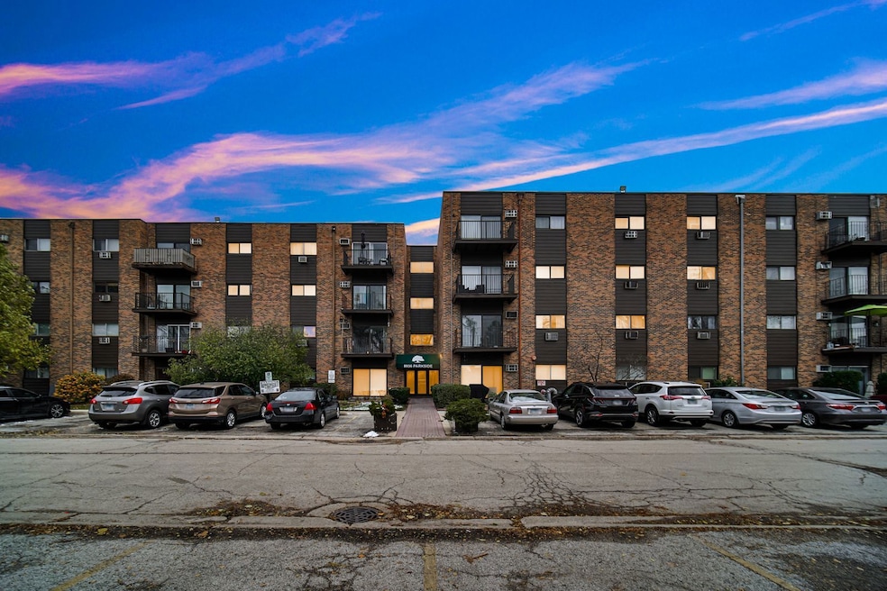 8936 N Parkside Ave unit B402, Des Plaines, IL 60016 - photo 1