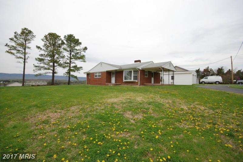 487 Walton St, Strasburg, VA 22657 - photo 1