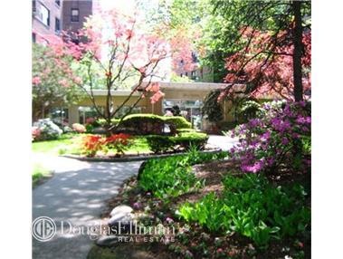 3616 Henry Hudson Pkwy unit 3HN, Bronx, NY 10463 - photo 1