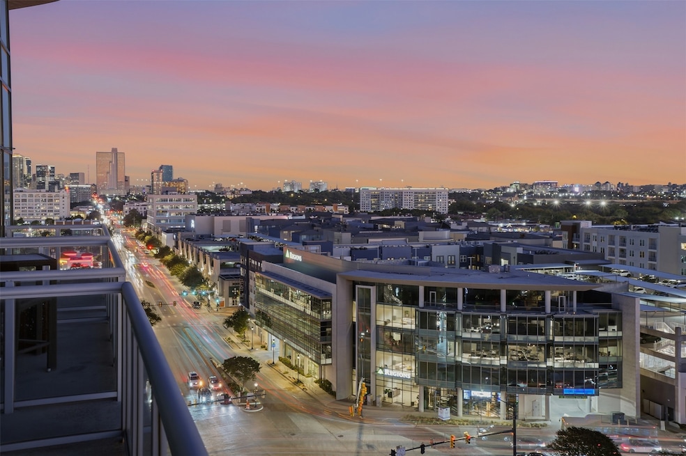 3100 W 7th St unit 811, Fort Worth, TX 76107 - photo 1