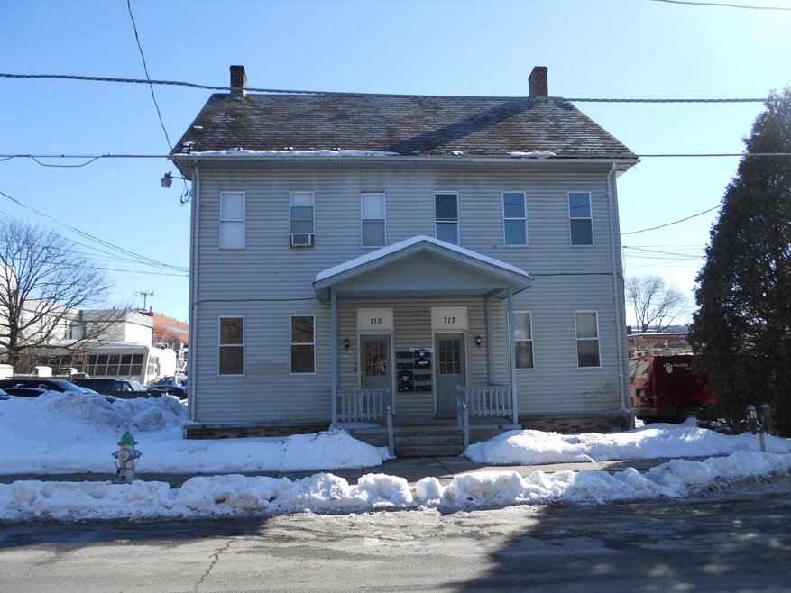 715 Monroe St unit 1, Stroudsburg, PA 18360 - photo 1