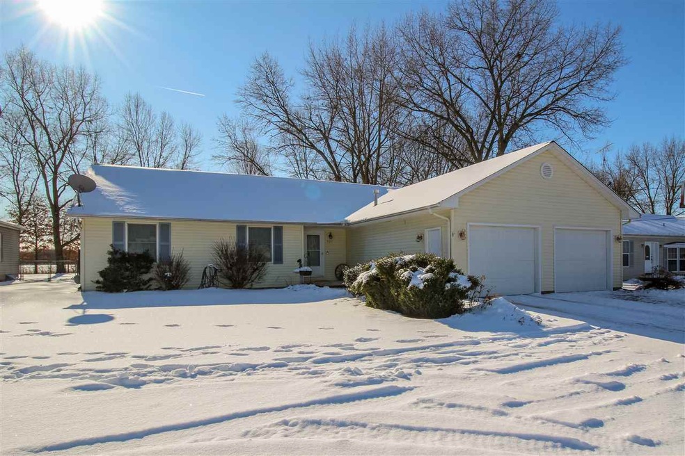 521 Allen St, Clio, MI 48420 - photo 1