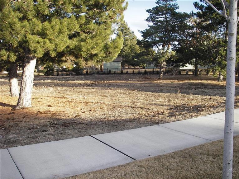 21032 SE Avery Ln, Bend, OR 97702 - photo 1