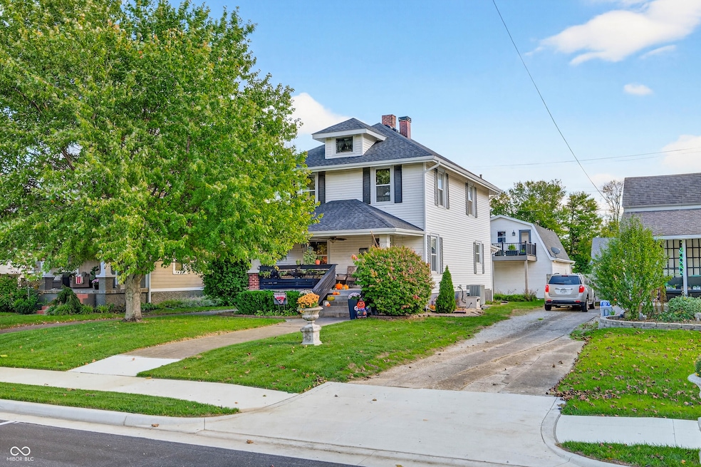 727 W 2nd St, Seymour, IN 47274 - photo 1