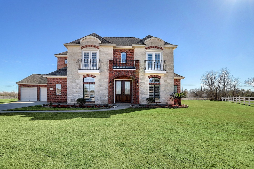 4042 Ravensway Ct, Pearland, TX 77584 - photo 1