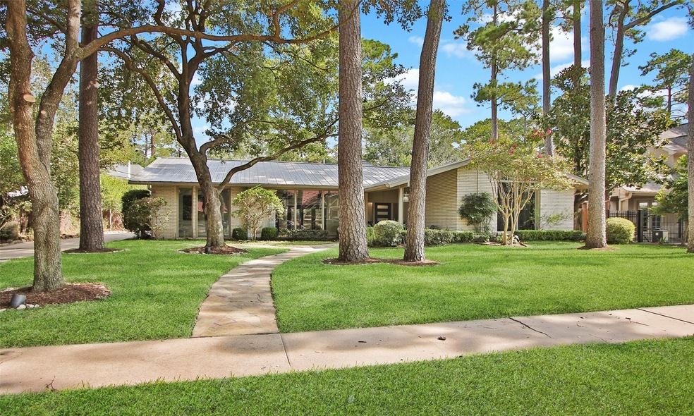 12422 Rip Van Winkle Dr, Houston, TX 77024 - photo 1