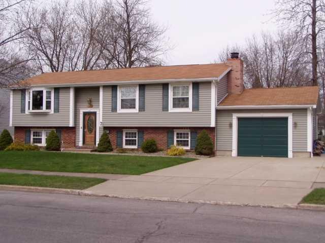 704 Wurlitzer Dr, North Tonawanda, NY 14120 - photo 1