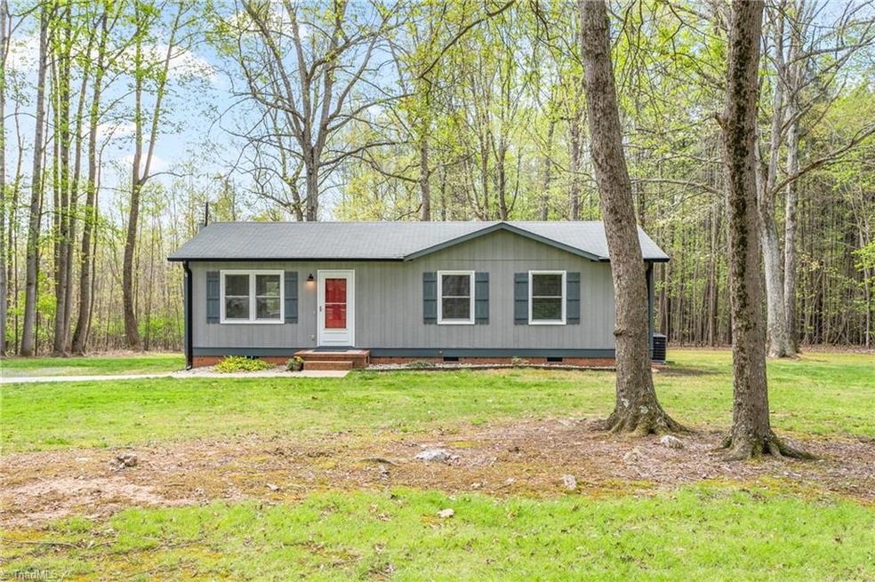 709 Weatherby Ln, Greensboro, NC 27406 - photo 1