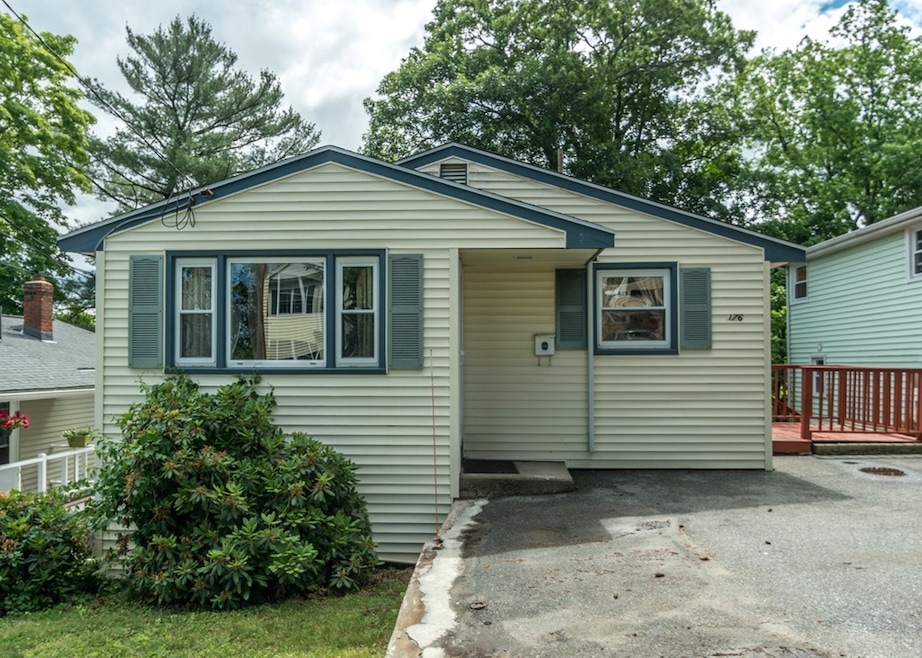 176 Pine Hill Cir, Waltham, MA 02451 - photo 1