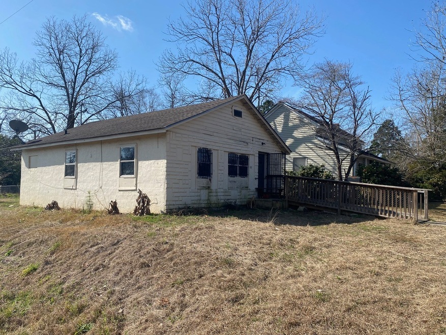 515 E Altamaha St, Fitzgerald, GA 31750 - photo 1