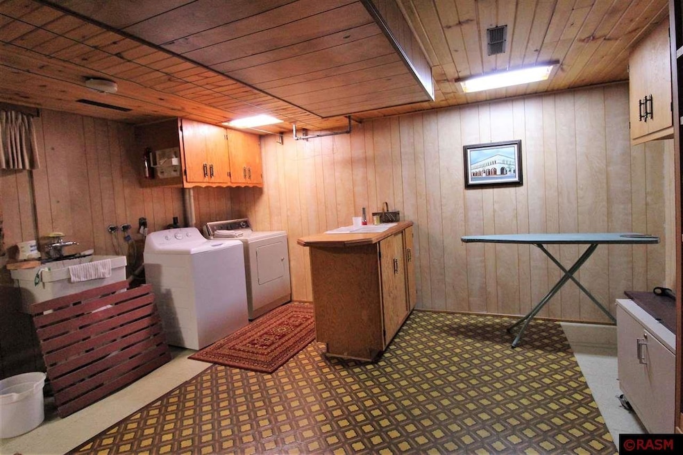 15 Hazelwood Ave, New Ulm, MN 56073 - photo 1