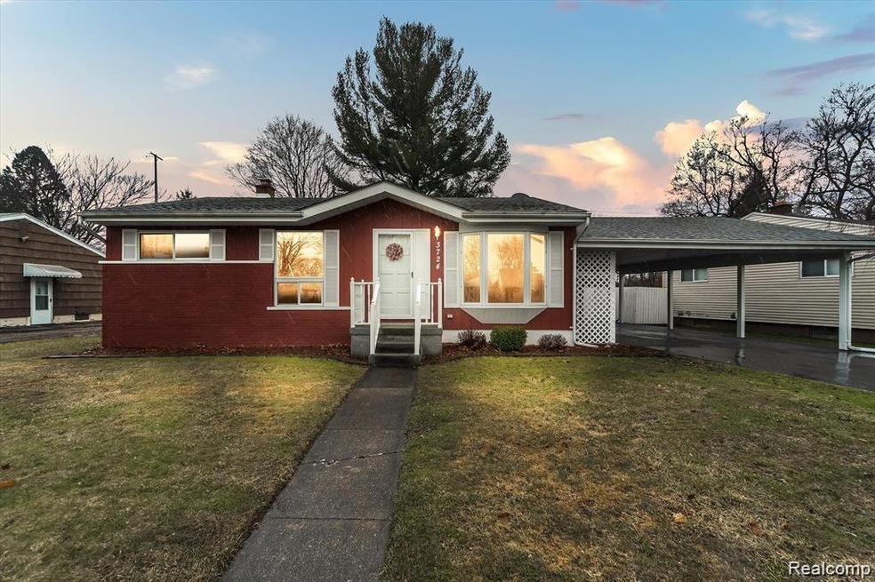 01-3724-Bennett-Ave-WindowStill-Real-Estate-Photog