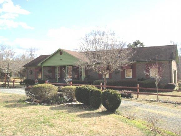 ROCKING CHAIR FRT PORCH
