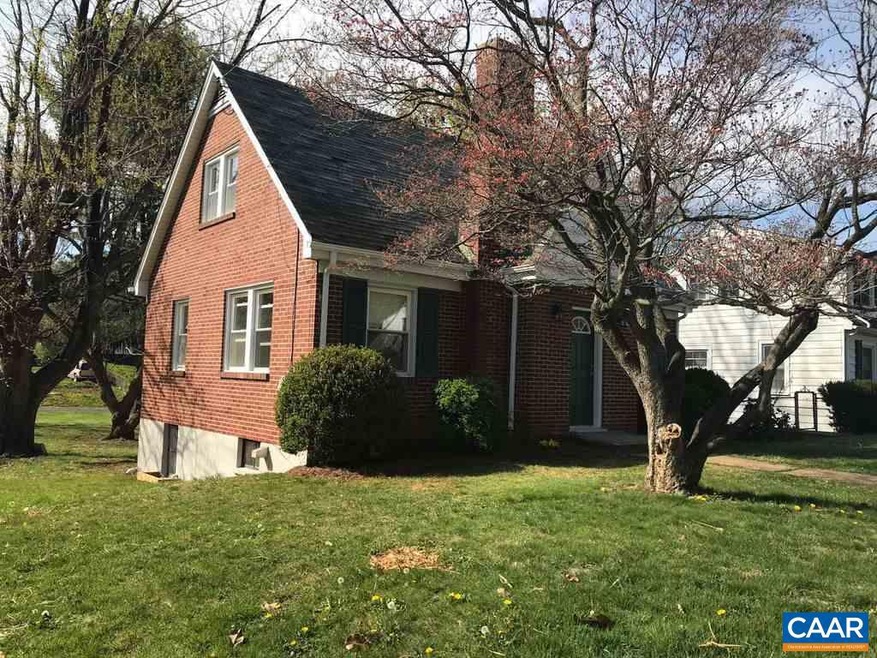 577 S Magnolia Ave, Waynesboro, VA 22980 - photo 1