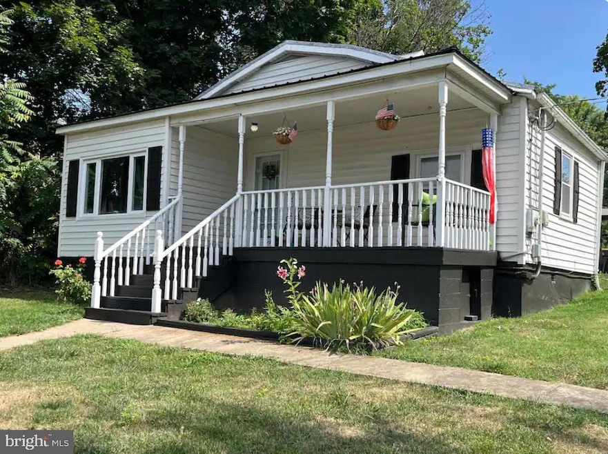 519 E Main St, Stanley, VA 22851 - photo 1