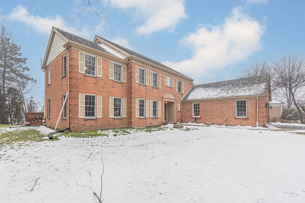 2313 Mohawk Ln, Glenview, IL 60026 - photo 1