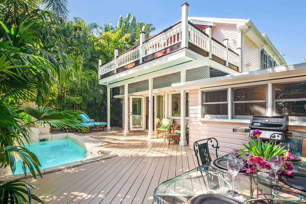 1408 Olivia St-low res 2