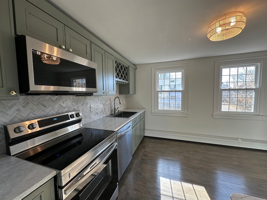 7 Forsyth St unit 2, Mystic, CT 06355 - photo 1