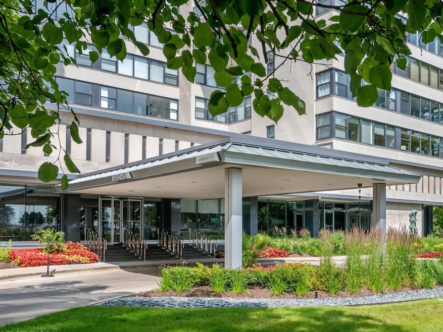 Lakeshore Drive Condo unit 9L, Chicago, IL 60657 - photo 1