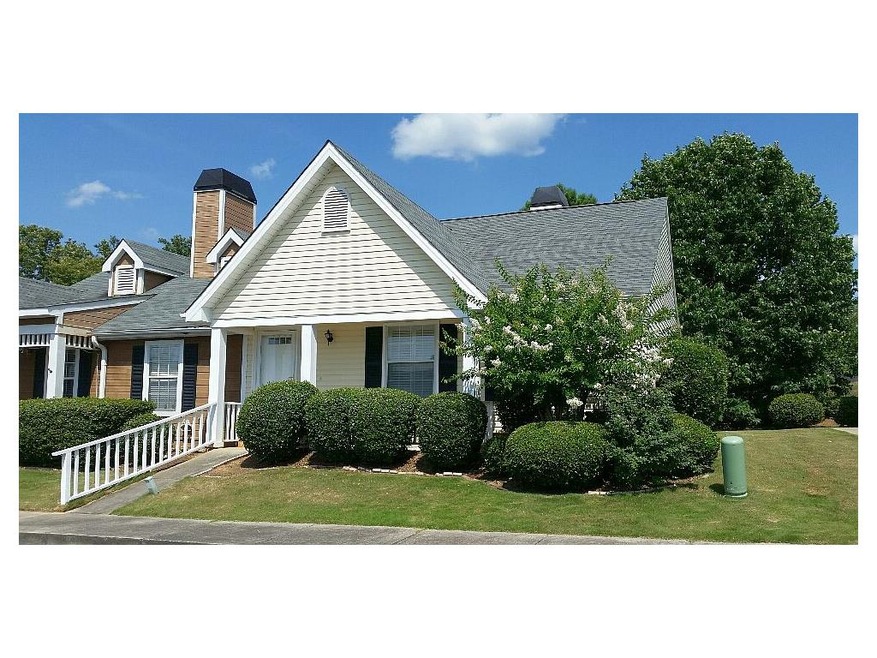 Front view of cute home at 943 Ridge Crest Court.