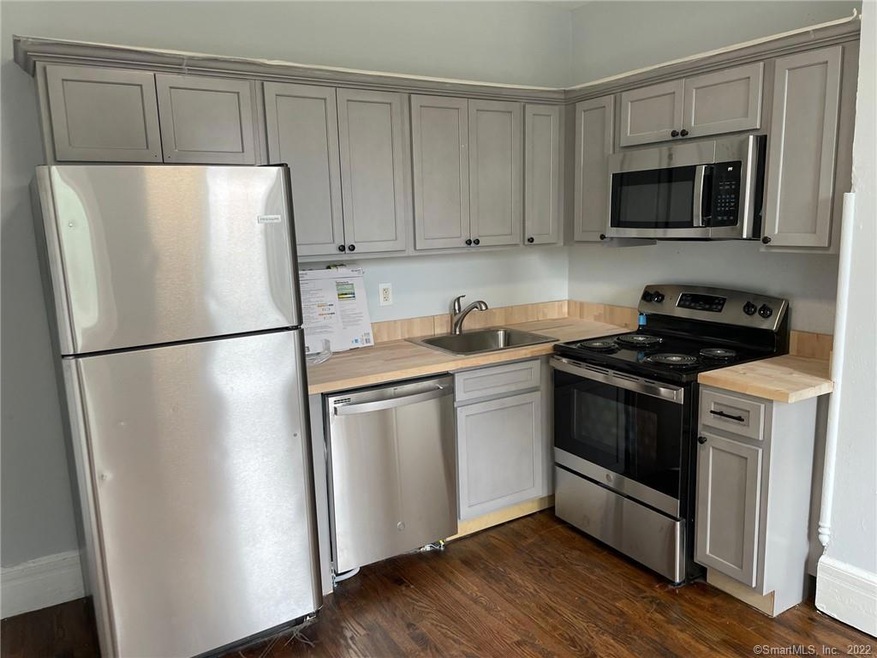 221 Sherman Ave unit 5, New Haven, CT 06511 - photo 1