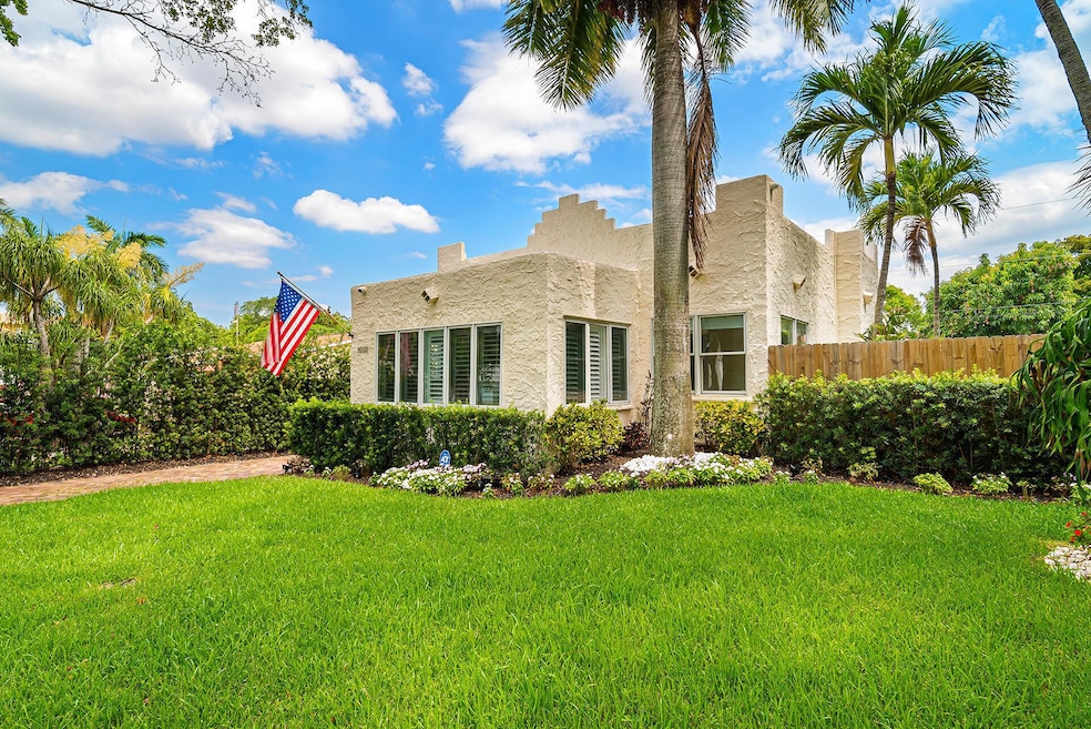 813 Avon Rd, West Palm Beach, FL 33401 - photo 1