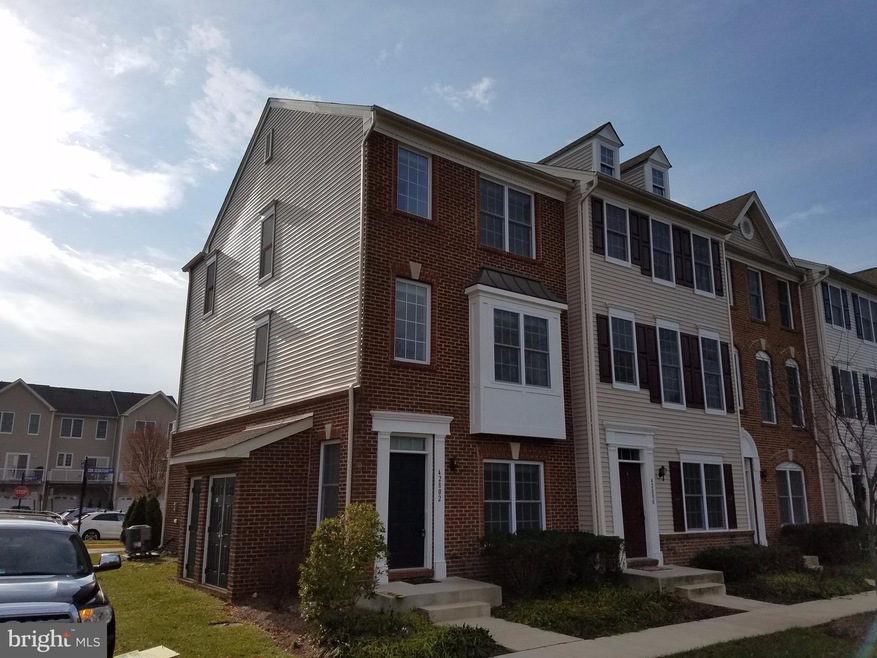 42802 San Sebastian Terrace, Chantilly, VA 20152 - photo 1