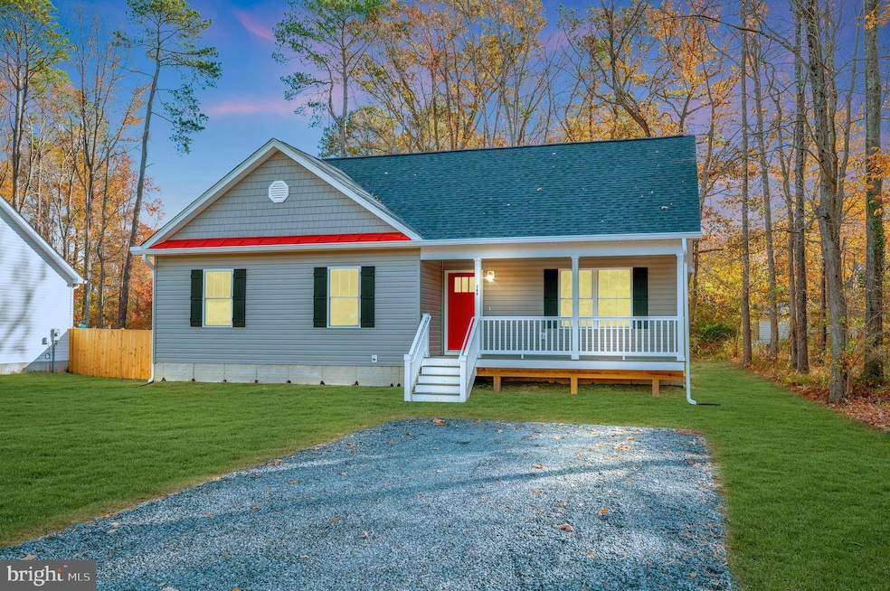 266 Westmoreland Dr, Colonial Beach, VA 22443 - photo 1