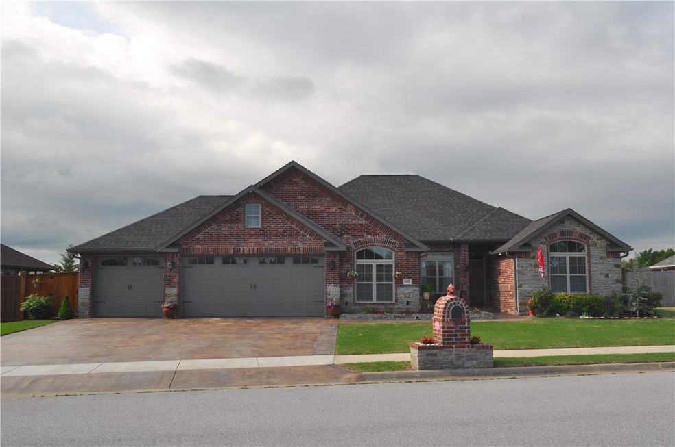 9008 David Dr, Siloam Springs, AR 72761 - photo 1