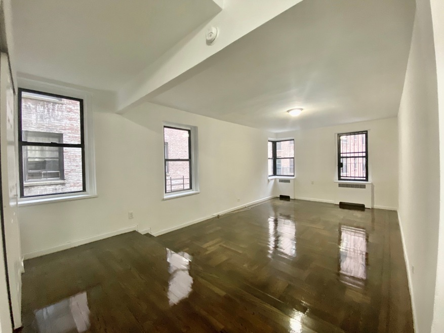 unlisted-address, New York, NY 10040 - photo 1