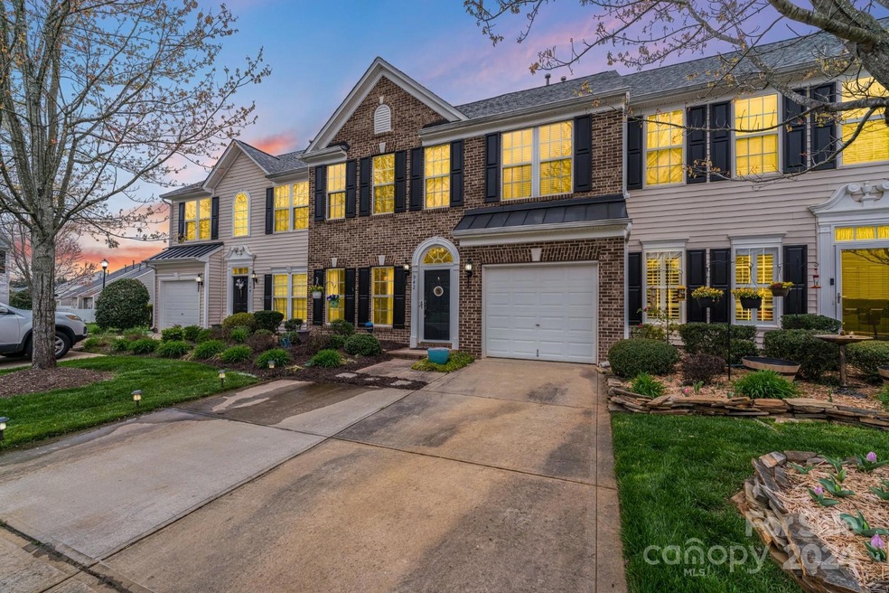 942 Kite Dr, Fort Mill, SC 29715 - photo 1