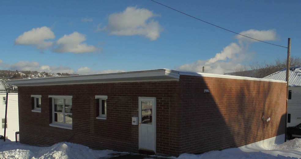 650 2nd Ave, Berlin, NH 03570 - photo 1