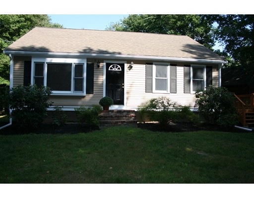 207 Poquanticut Ave, North Easton, MA 02356 - photo 1