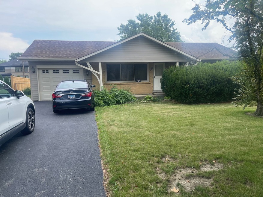 594 W Comstock Ave, Elmhurst, IL 60126 - photo 1