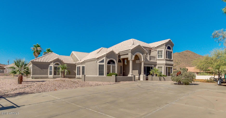 SPECTACULAR CUSTOM HOME
