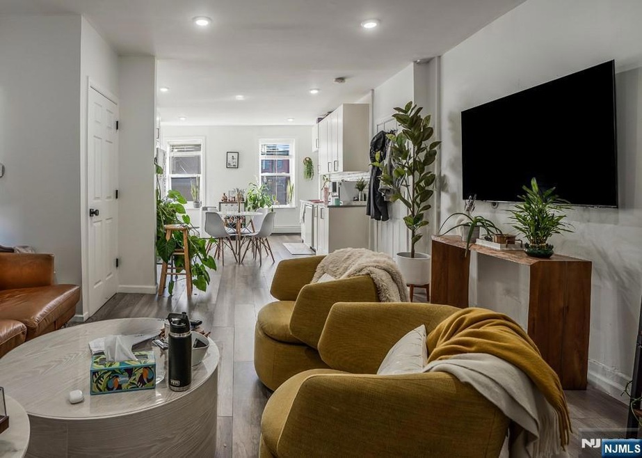 211 1st St unit 3, Jersey City, NJ 07302 - photo 1