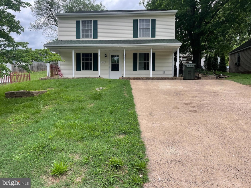 321 Spring St, Culpeper, VA 22701 - photo 1