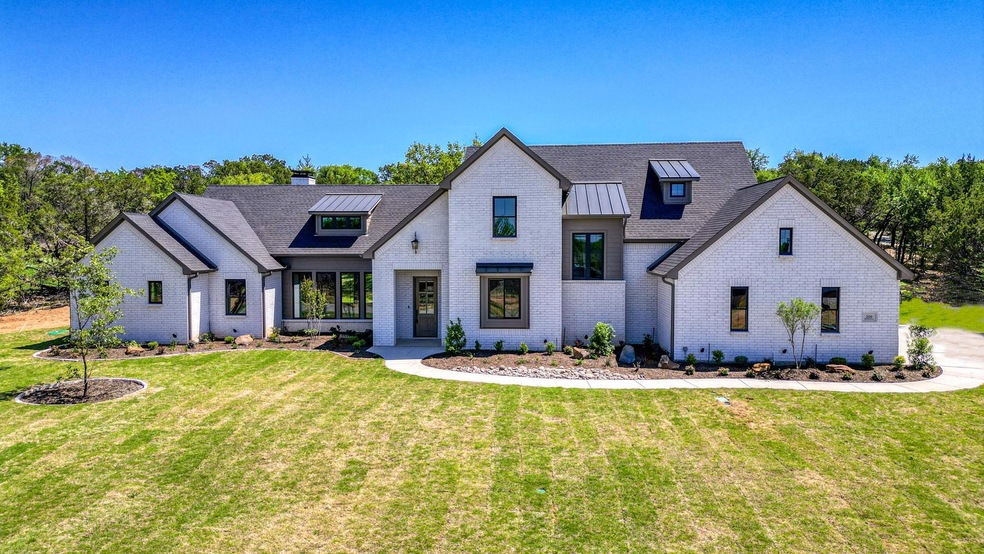 209 Gallatin Rd, Weatherford, TX 76087 - photo 1