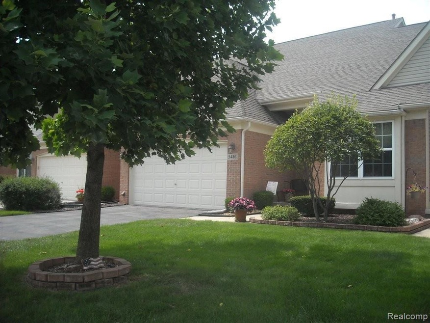 5480 Greenway Front.jpg