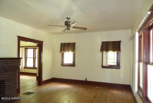 617 S 3rd St, Niles, MI 49120 - photo 1