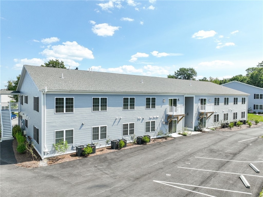 11 Gray Coach Ln unit 1115, Cranston, RI 02921 - photo 1