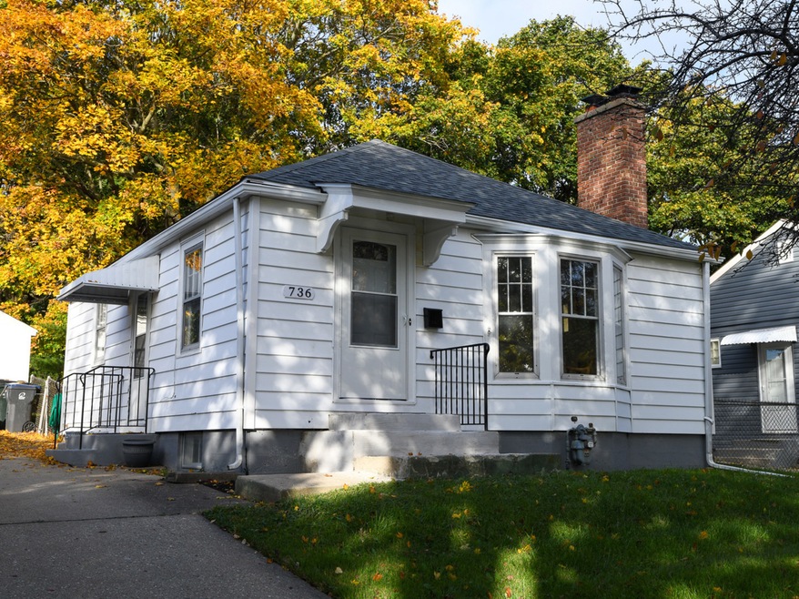 736 Flossmoor Ave, Waukegan, IL 60085 - photo 1