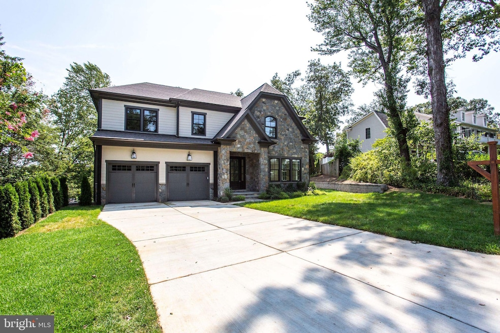 Sold $2,225,000 • Co-Listing Agent