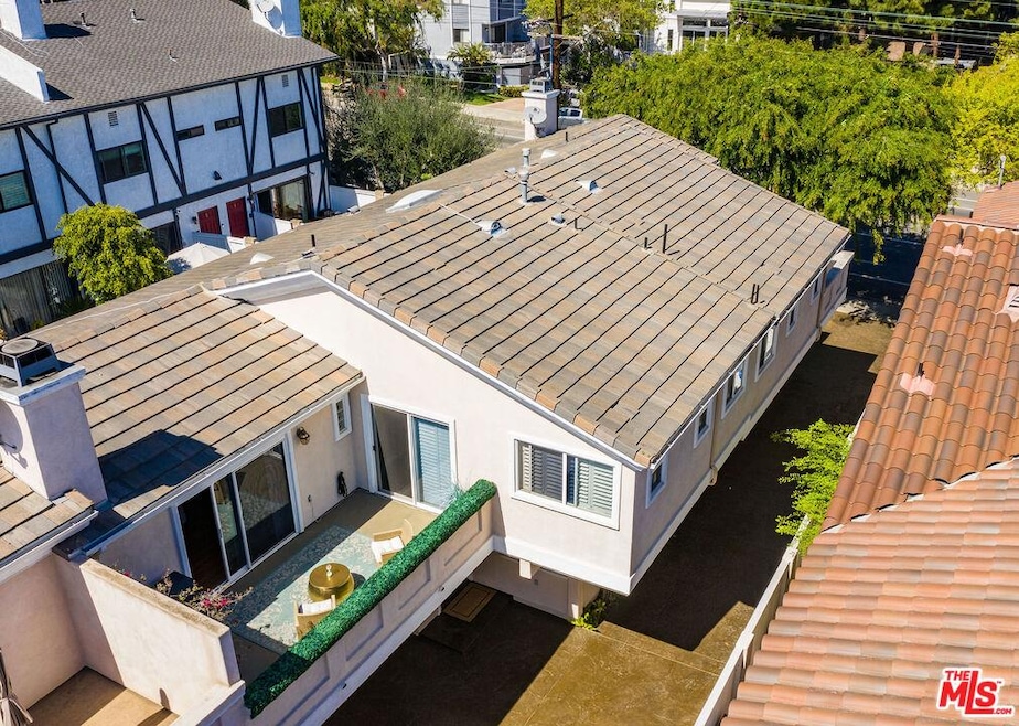 Sold $1,335,000 • Co-Listing Agent