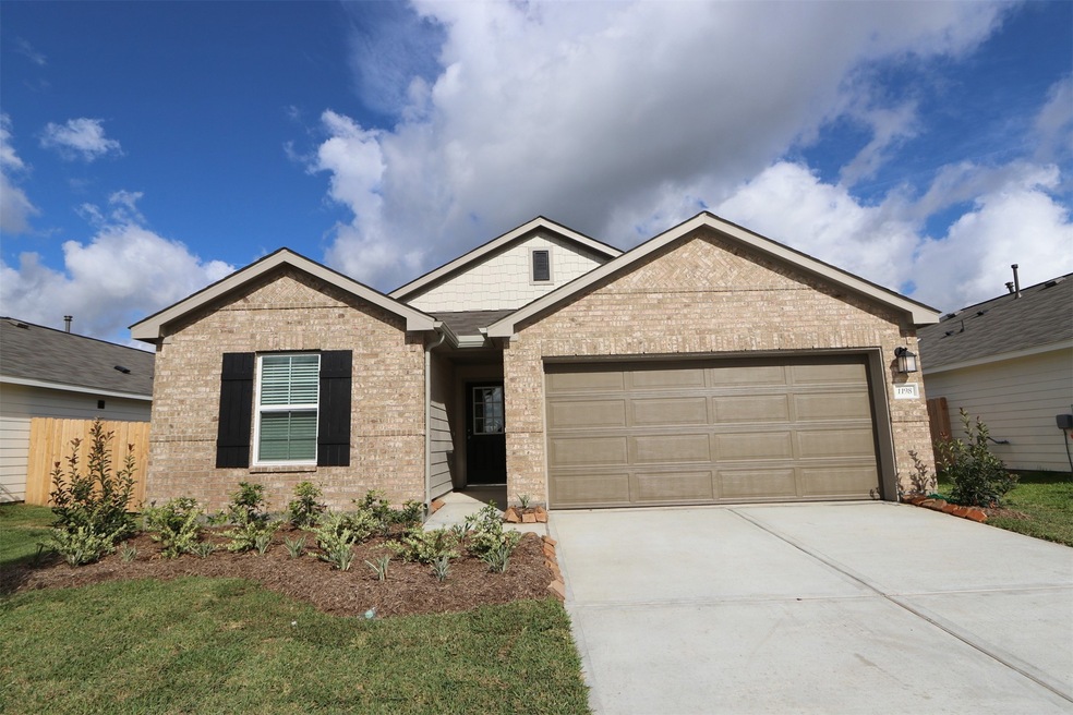 1198 Filly Creek Dr, Alvin, TX 77511 - photo 1