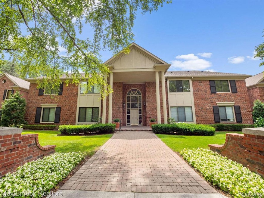 105 Barden Ct, Bloomfield Hills, MI 48304 - photo 1